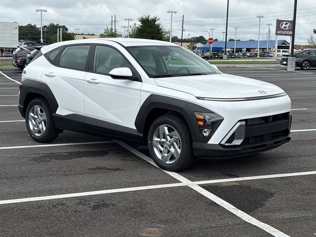 2027 Hyundai Kona SE FWD