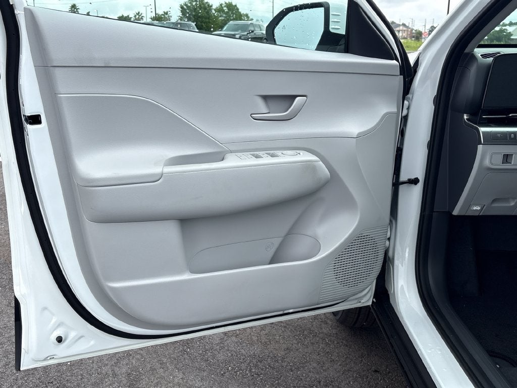 2027 Hyundai Kona SE FWD