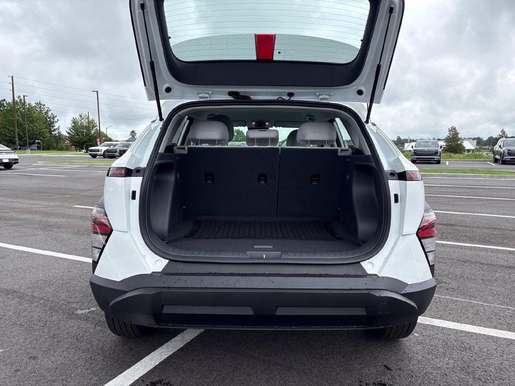 2027 Hyundai Kona SE FWD