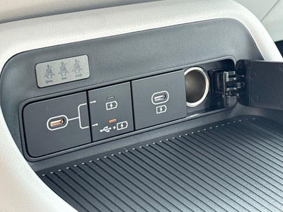 2027 Hyundai Kona SE FWD