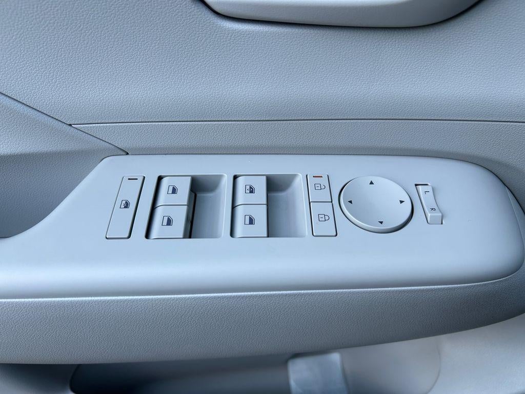 2025 Hyundai Kona SEL FWD