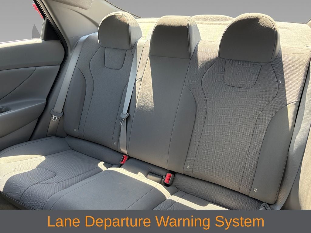 2023 Hyundai Elantra SE
