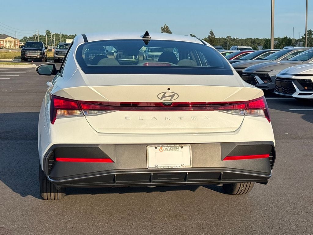 2026 Hyundai Elantra SE