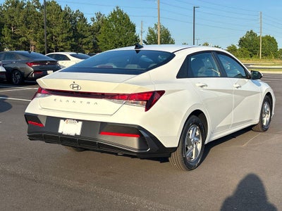 2026 Hyundai Elantra SE