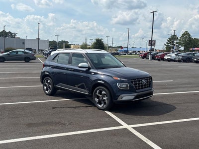 2026 Hyundai Venue SEL w/Two-Tone Roof