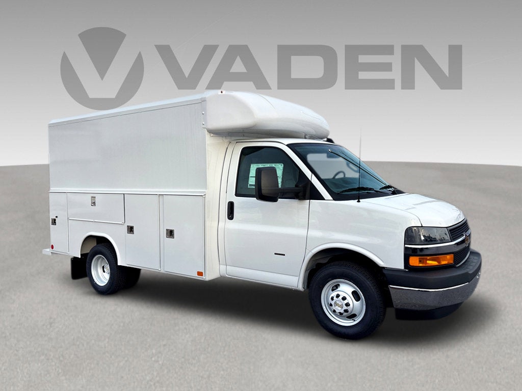 2025 Chevrolet Express Cutaway 3500 1WT