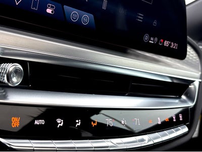 2025 Cadillac LYRIQ Luxury 2