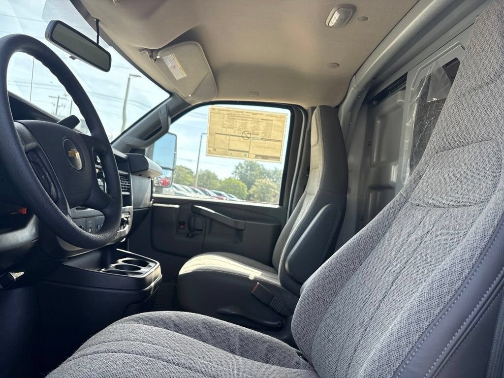 2026 Chevrolet Express Cutaway 3500 1WT