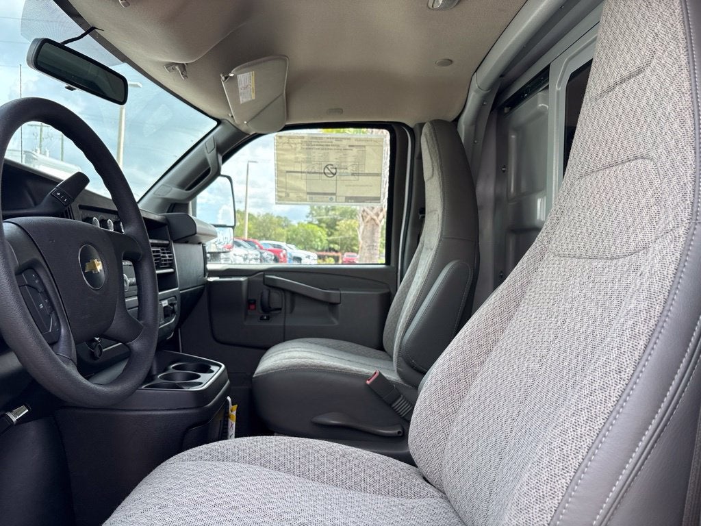 2026 Chevrolet Express Cutaway 3500 1WT