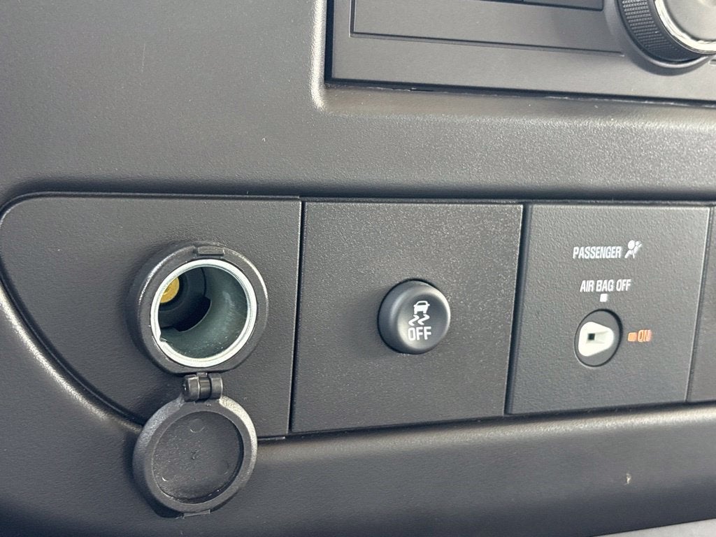 2026 Chevrolet Express Cutaway 3500 1WT