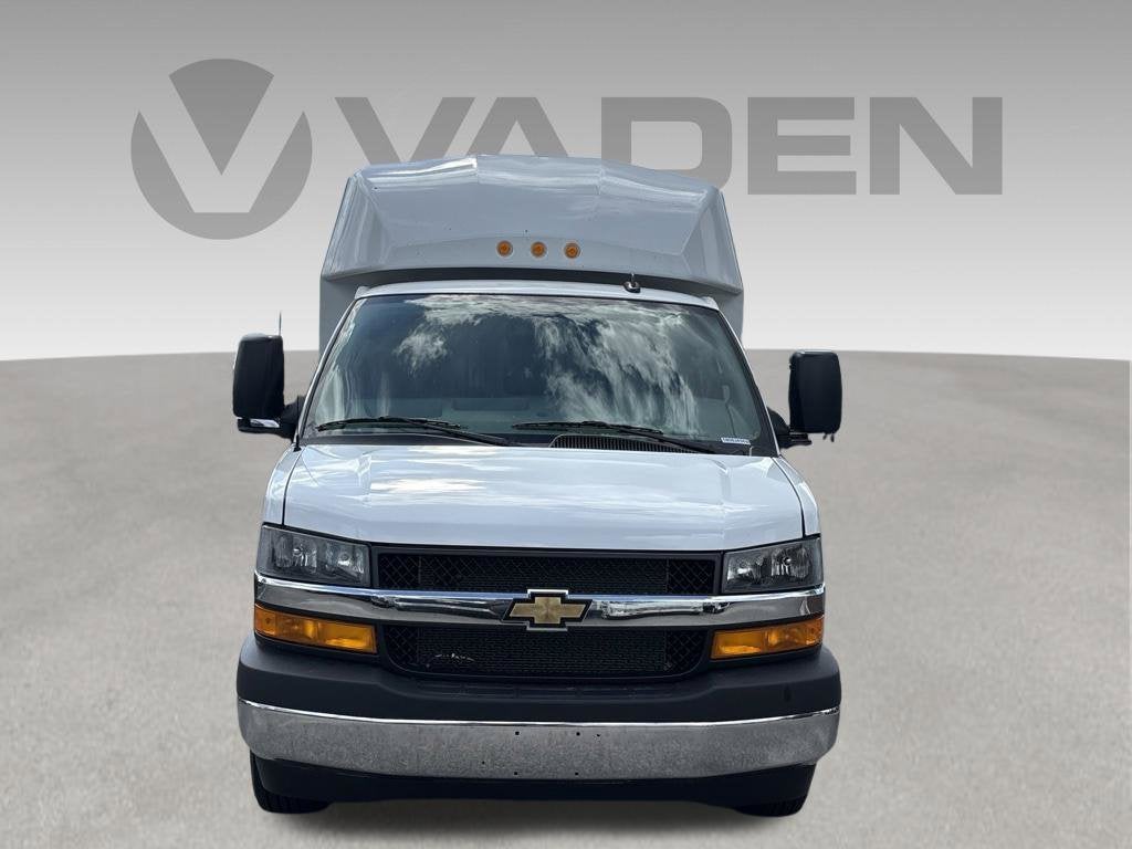 2026 Chevrolet Express Cutaway 3500 1WT