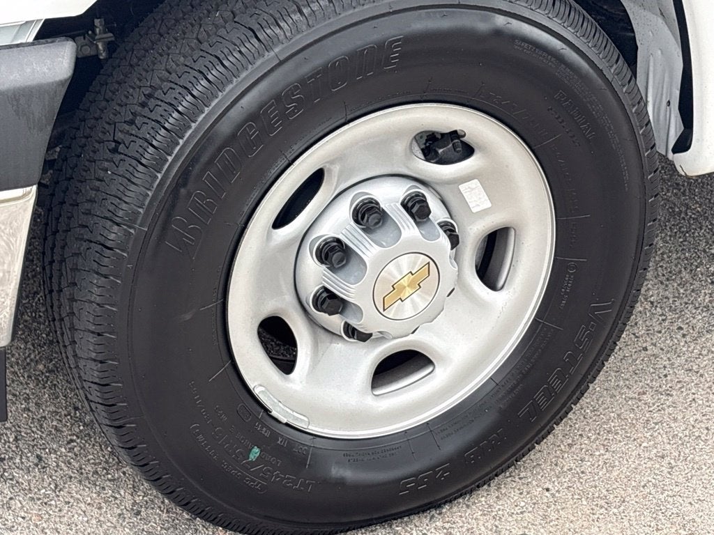 2026 Chevrolet Express Cutaway 3500 1WT