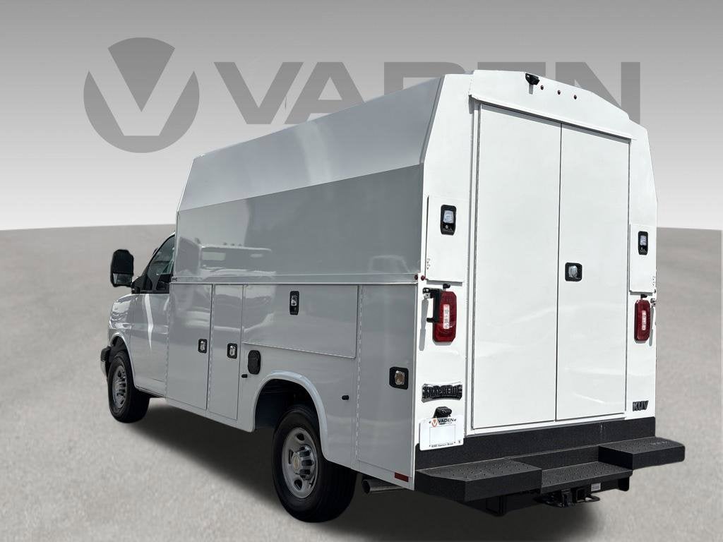 2026 Chevrolet Express Cutaway 3500 1WT