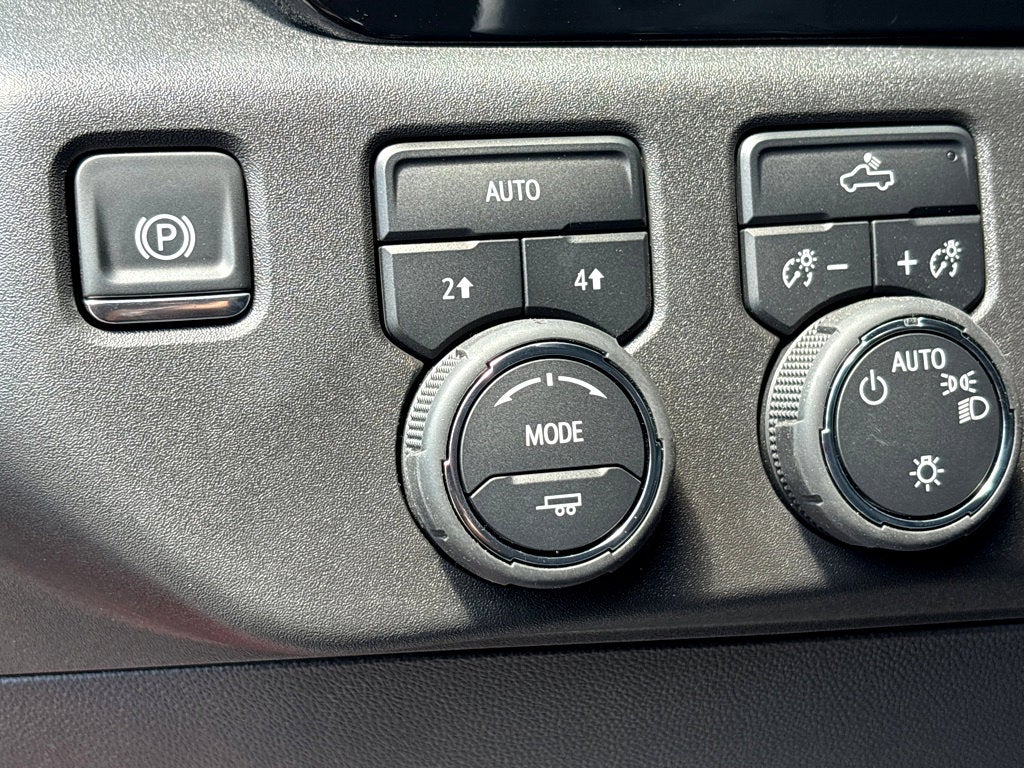 2025 Chevrolet Silverado 1500 LT (2FL)