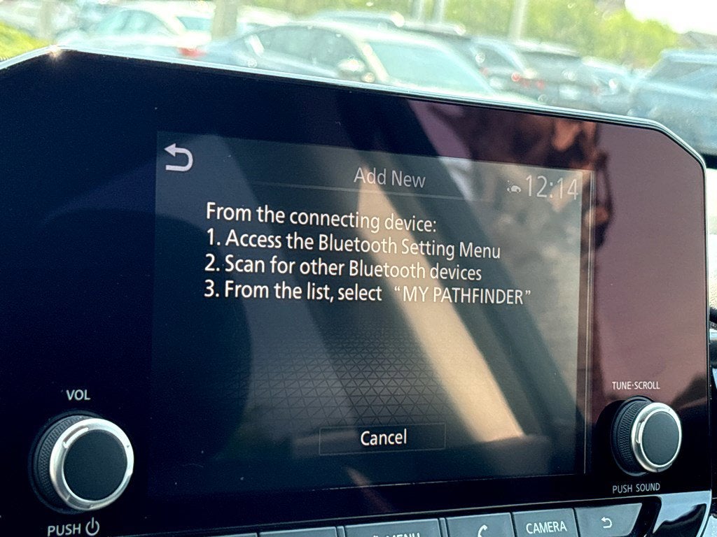 2024 Nissan Pathfinder SV