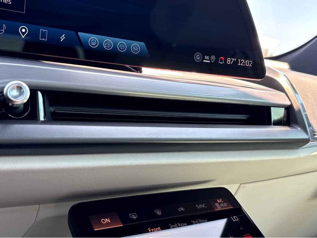 2026 Cadillac VISTIQ Sport