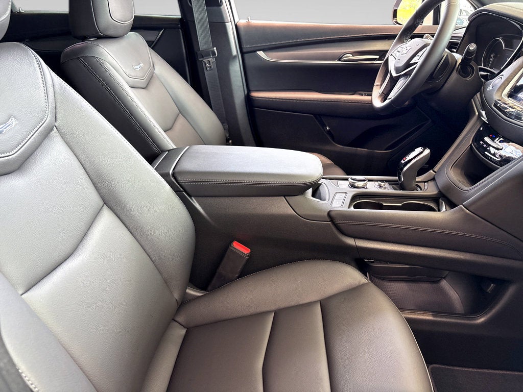 2026 Cadillac XT5 Luxury