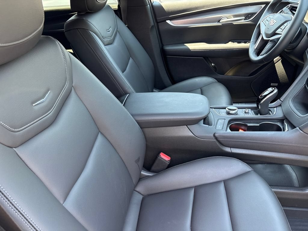 2026 Cadillac XT5 Luxury