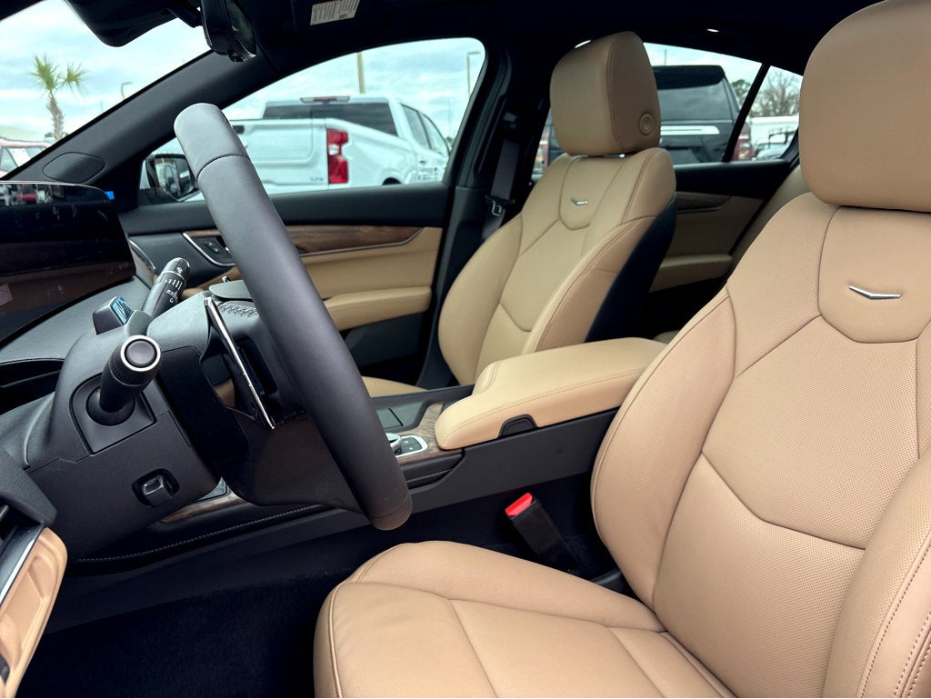 2025 Cadillac XT5 Luxury