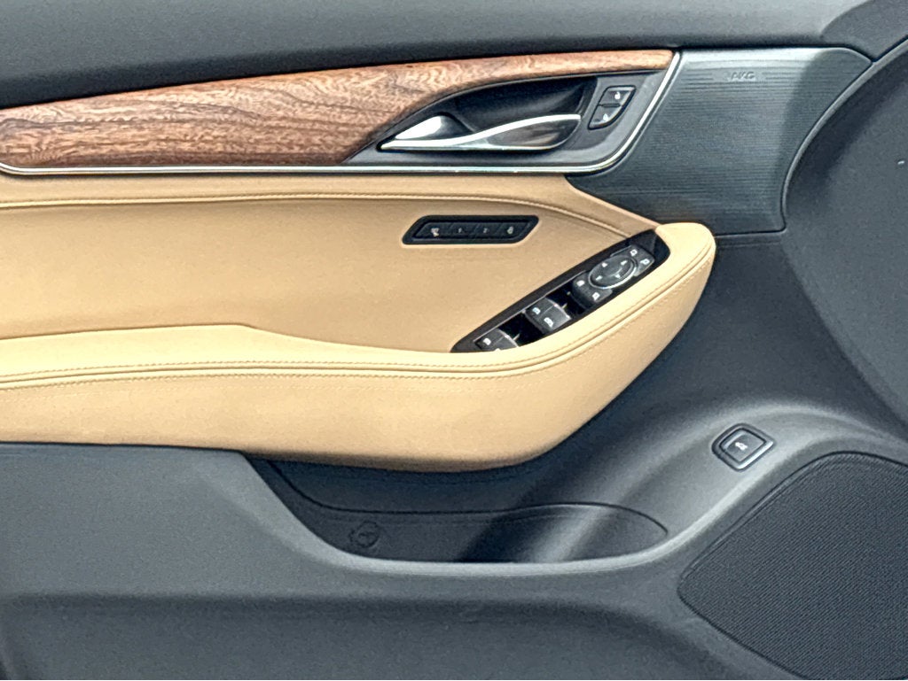 2025 Cadillac XT5 Luxury