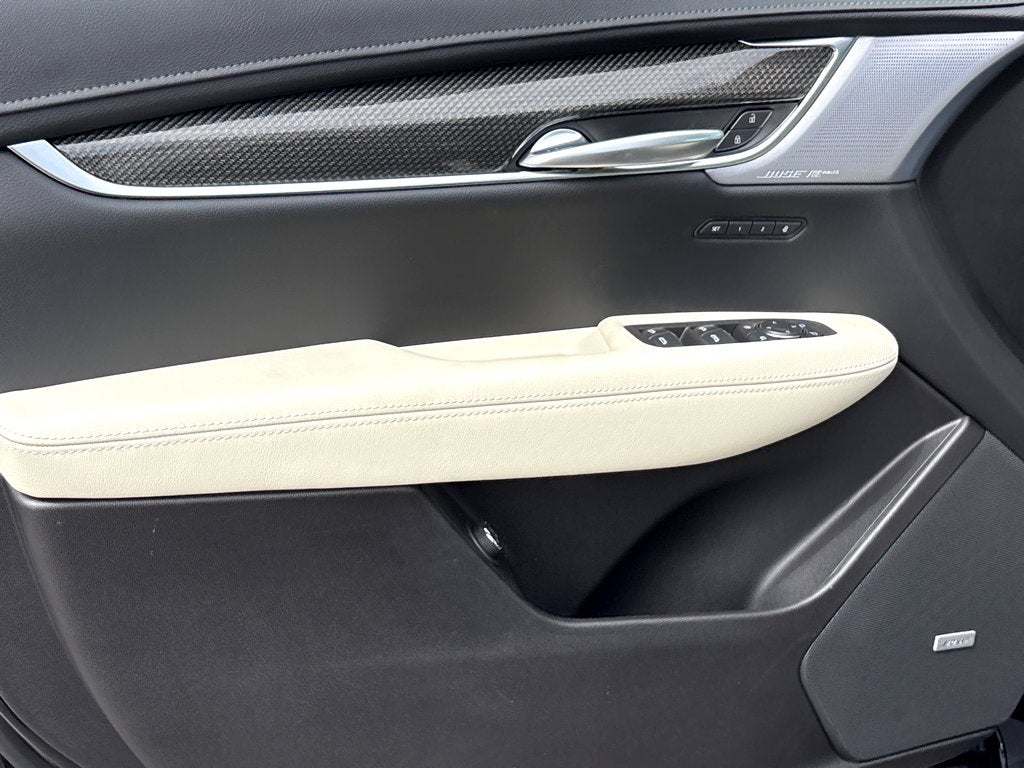 2026 Cadillac XT5 Sport