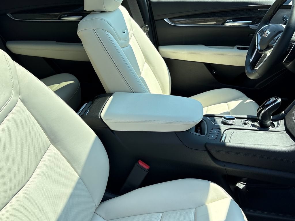 2026 Cadillac XT5 Sport