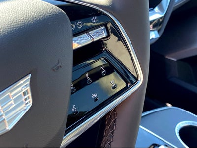 2024 Cadillac LYRIQ Luxury 2