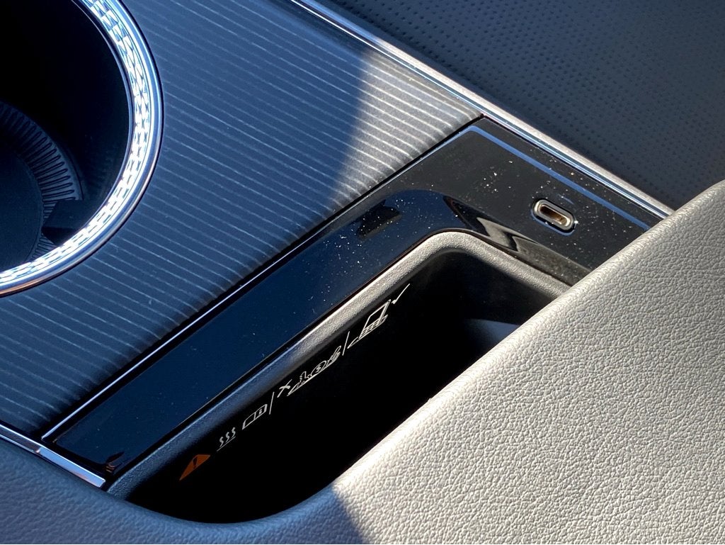 2024 Cadillac LYRIQ Luxury 2