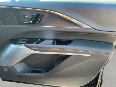 2024 Cadillac LYRIQ Luxury 2