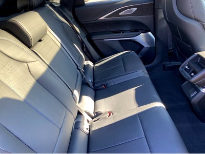 2024 Cadillac LYRIQ Luxury 2