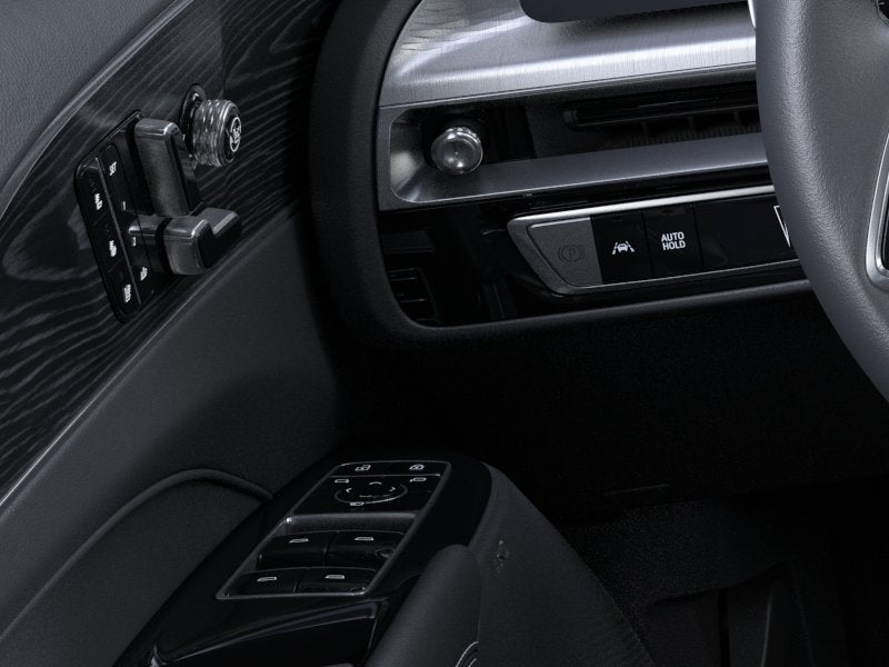 2024 Cadillac LYRIQ Luxury 2