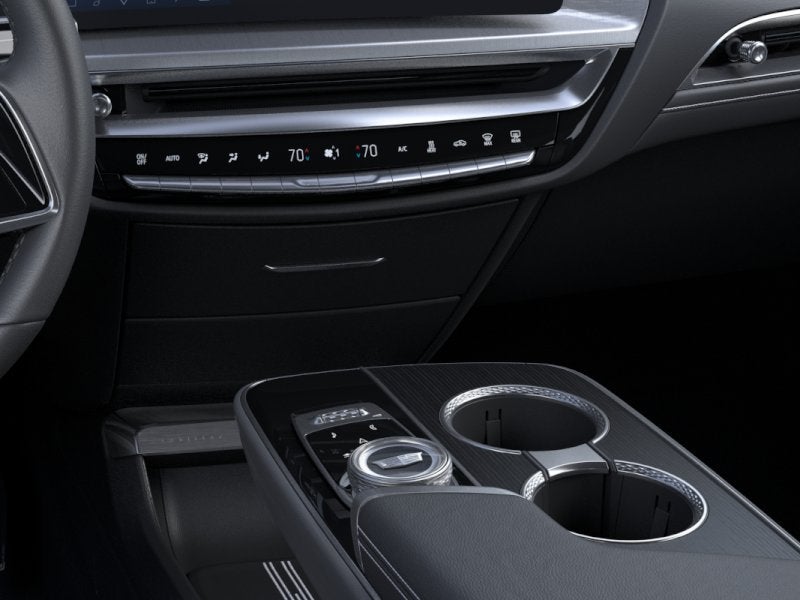 2024 Cadillac LYRIQ Luxury 2