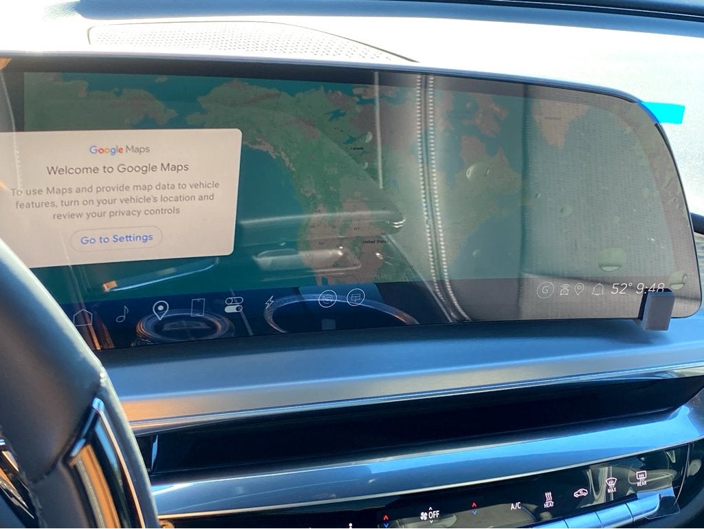 2024 Cadillac LYRIQ Luxury 2