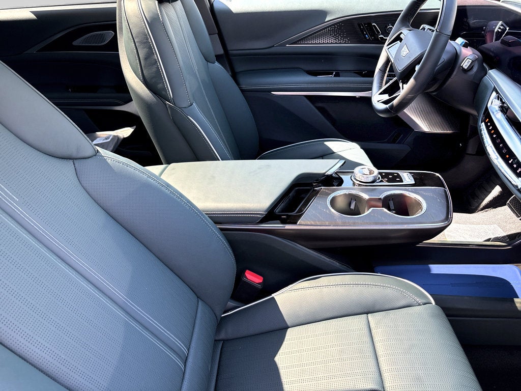 2026 Cadillac LYRIQ Signature Sport