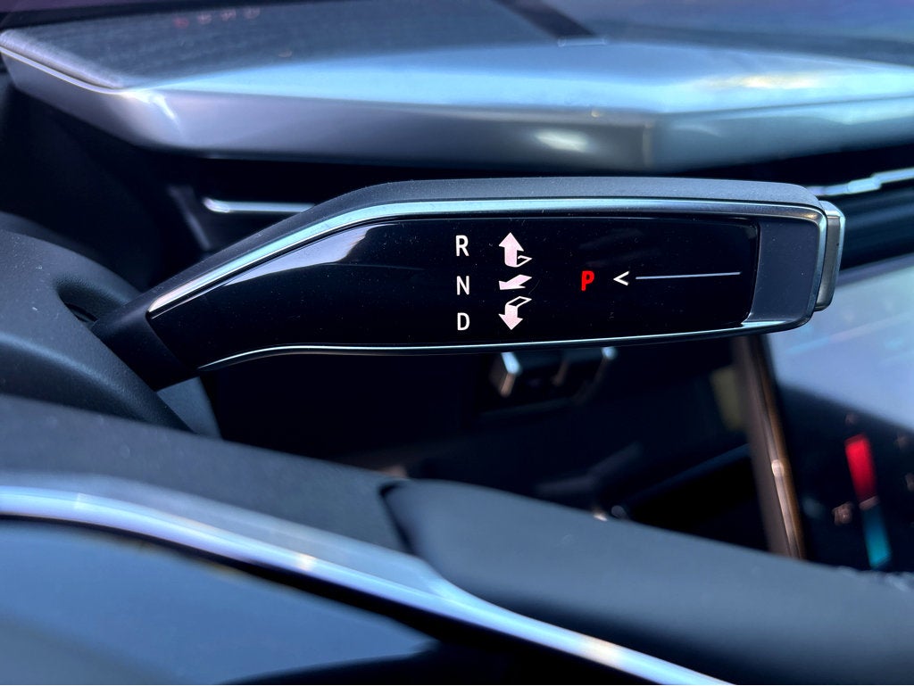 2025 Cadillac ESCALADE IQ Luxury 2