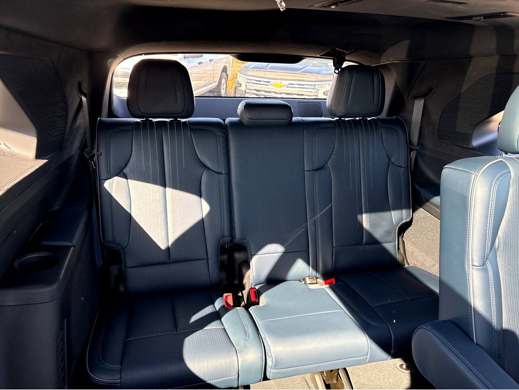 2025 Cadillac ESCALADE IQ Luxury 2