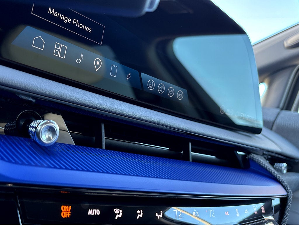 2026 Cadillac OPTIQ Premium Luxury