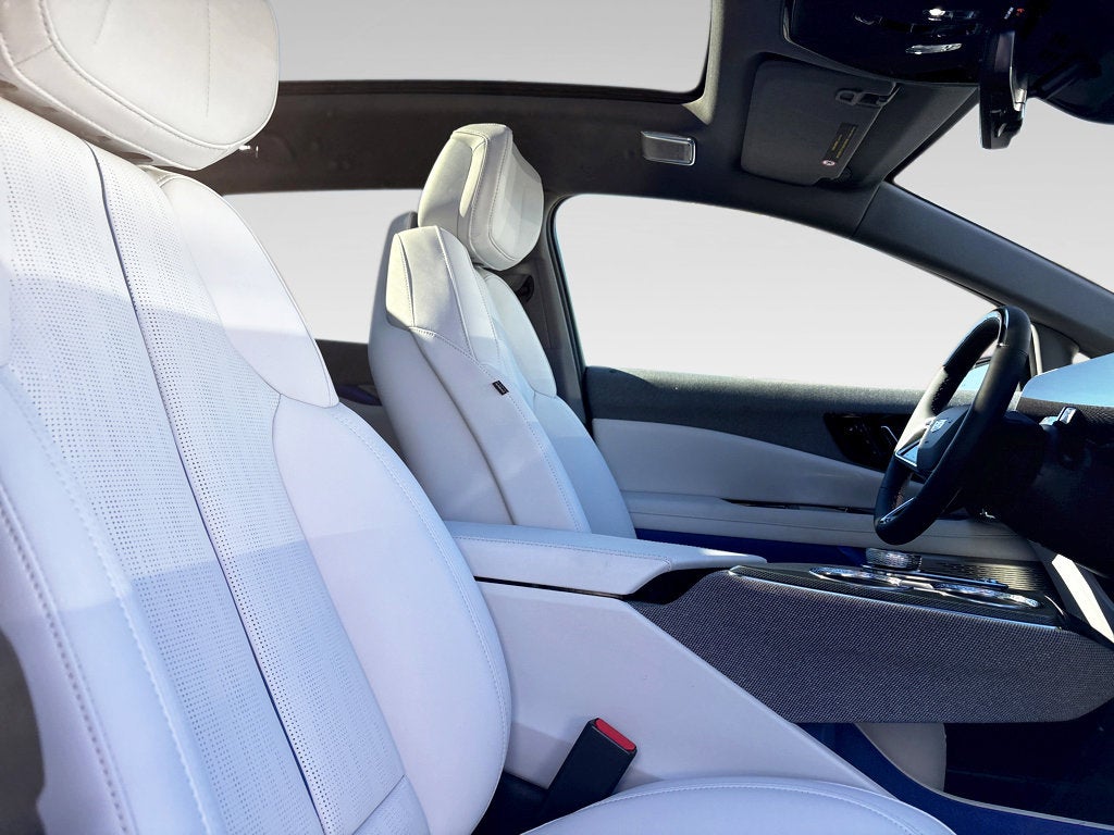 2026 Cadillac OPTIQ Premium Luxury