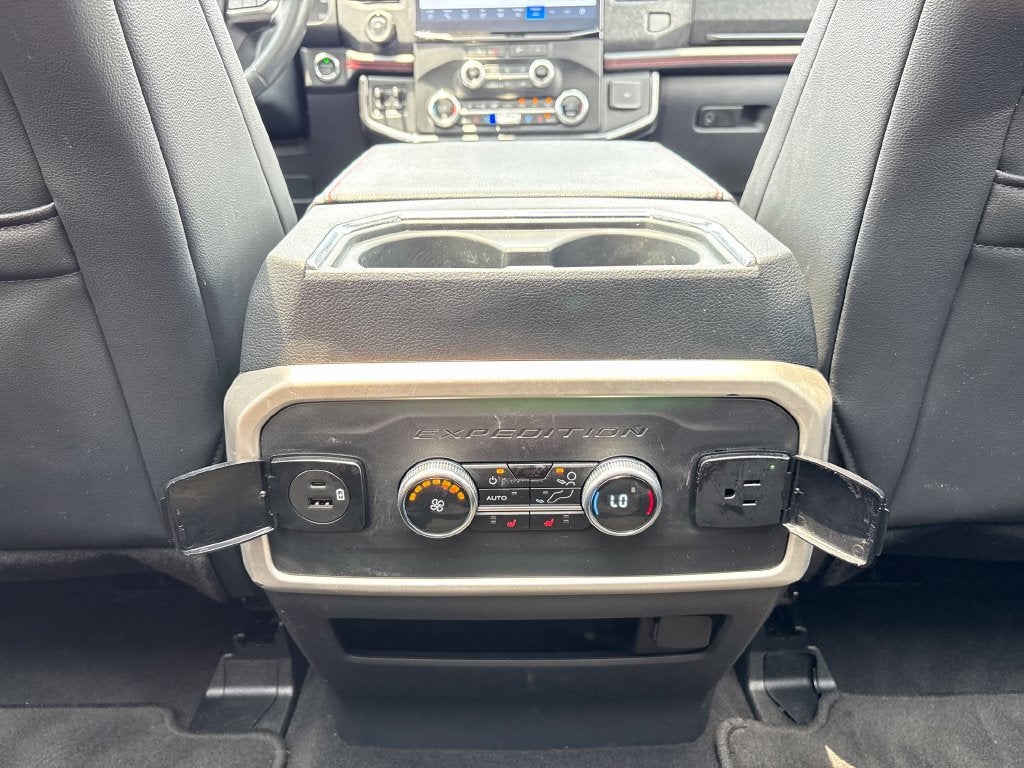 2023 Ford Expedition Base