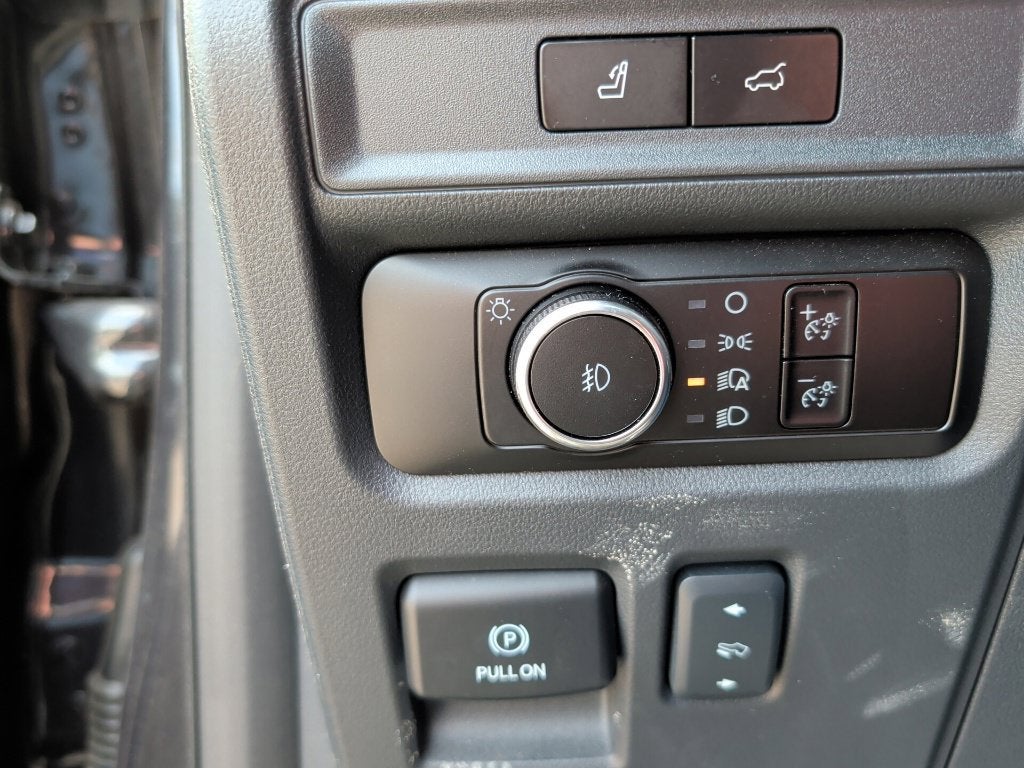 2023 Ford Expedition Base