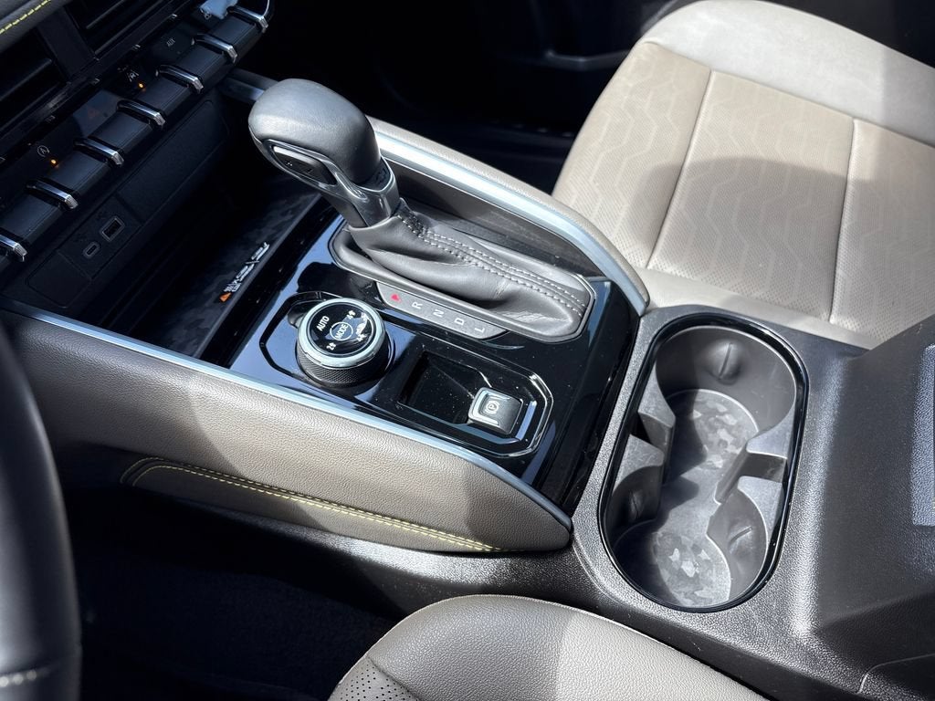 2025 Chevrolet Colorado Base