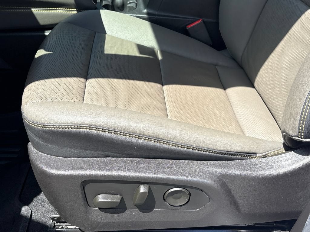 2025 Chevrolet Colorado Base