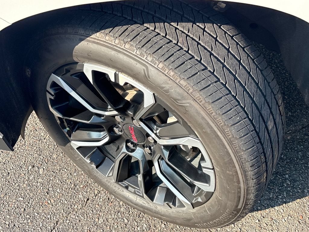 2023 GMC Yukon Base