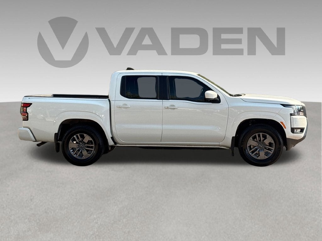 2025 Nissan Frontier Base