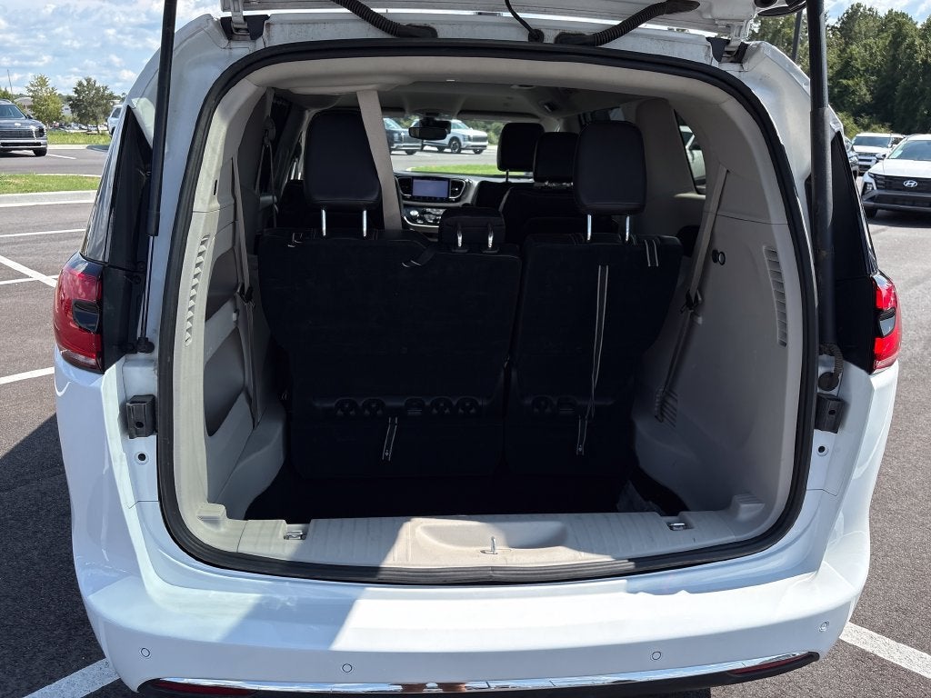 2024 Chrysler Pacifica Base