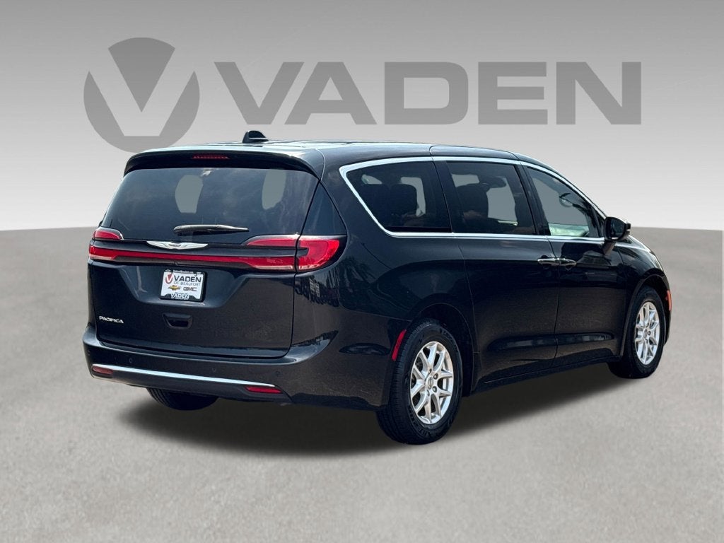2023 Chrysler Pacifica Base
