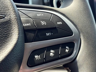 2023 Chrysler Pacifica Base