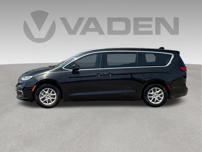 2023 Chrysler Pacifica Base
