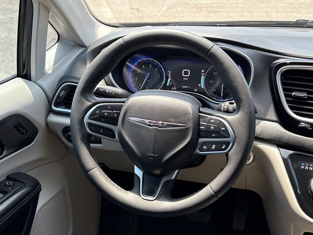 2023 Chrysler Pacifica Base