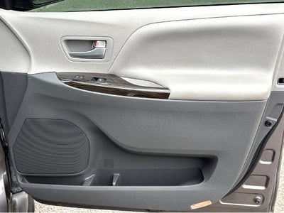 2016 Toyota Sienna XLE